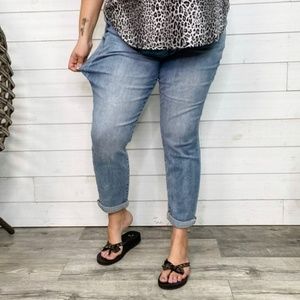 Judy blue boyfriend non distressed light washed